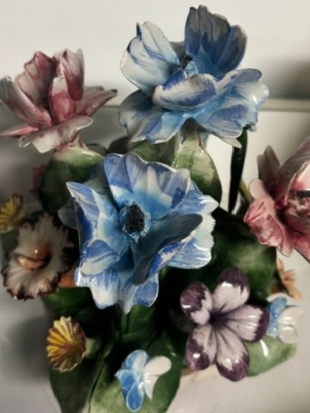 Beauty! Italian Handmade Capodimonte Porcelain Floral Centerpiece